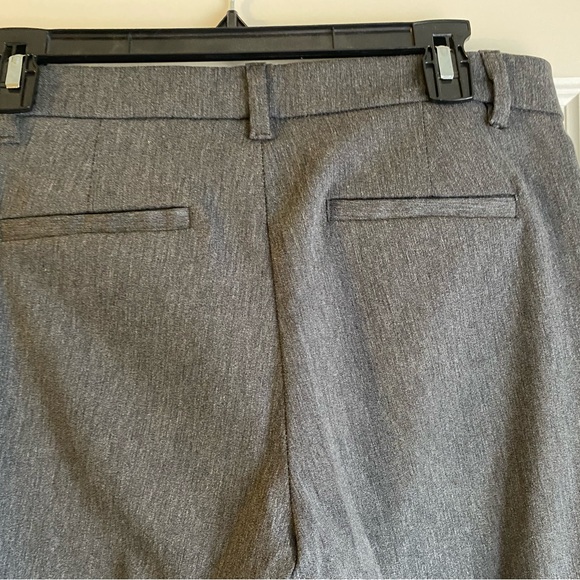 Gap signature skinny ankle. Grey and gently used. Size 8 - Picture 4 of 6